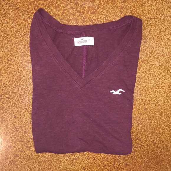Hollister Tops - Hollister women’s maroon v-neck shirt!